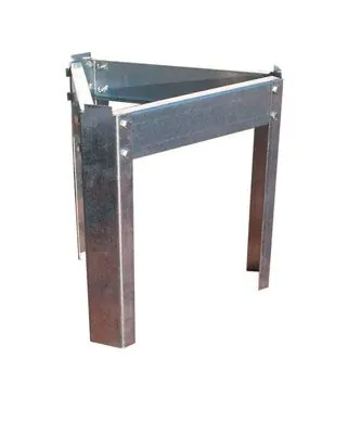 Piedistallo zincato per contenitori e damigiane